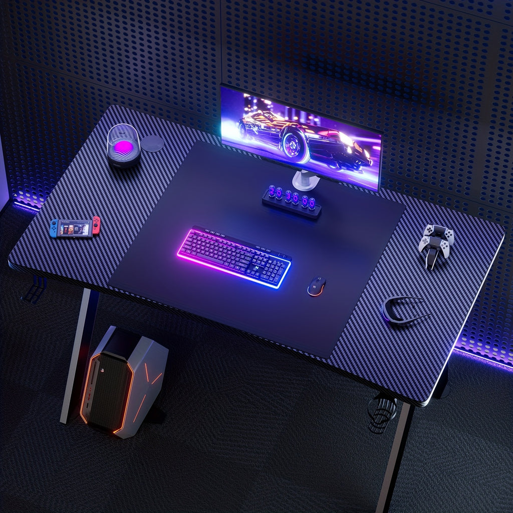 Escritorio de oficina con patas en forma de A, con revestimiento de fibra de carbono, para videojuegos con gancho para auriculares y portavasos, el regalo perfecto para tu novio, ergonómico, de estudio, moderno y elegante.