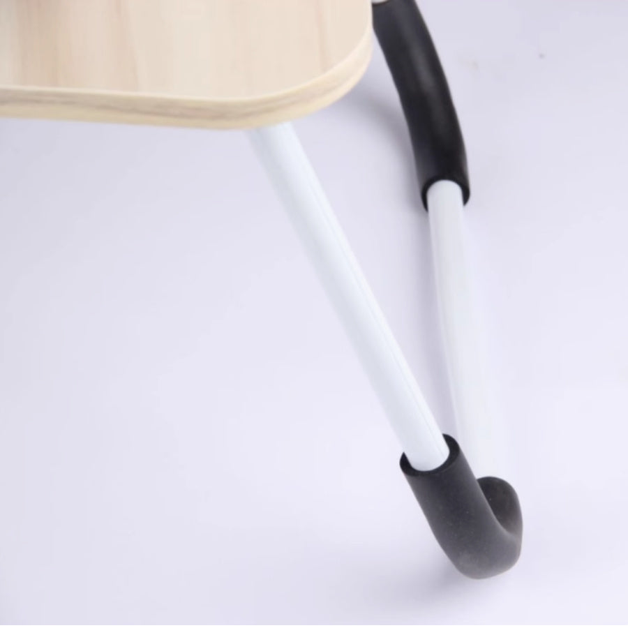 Escritorio para computadora portátil, plegable, mesa negra y marrón perezosa, entrega aleatoria, escritorio pequeño, piso de dormitorio, descanso simple, dormitorio, estudio de estudiantes con ranura para tazas, ranura plana.