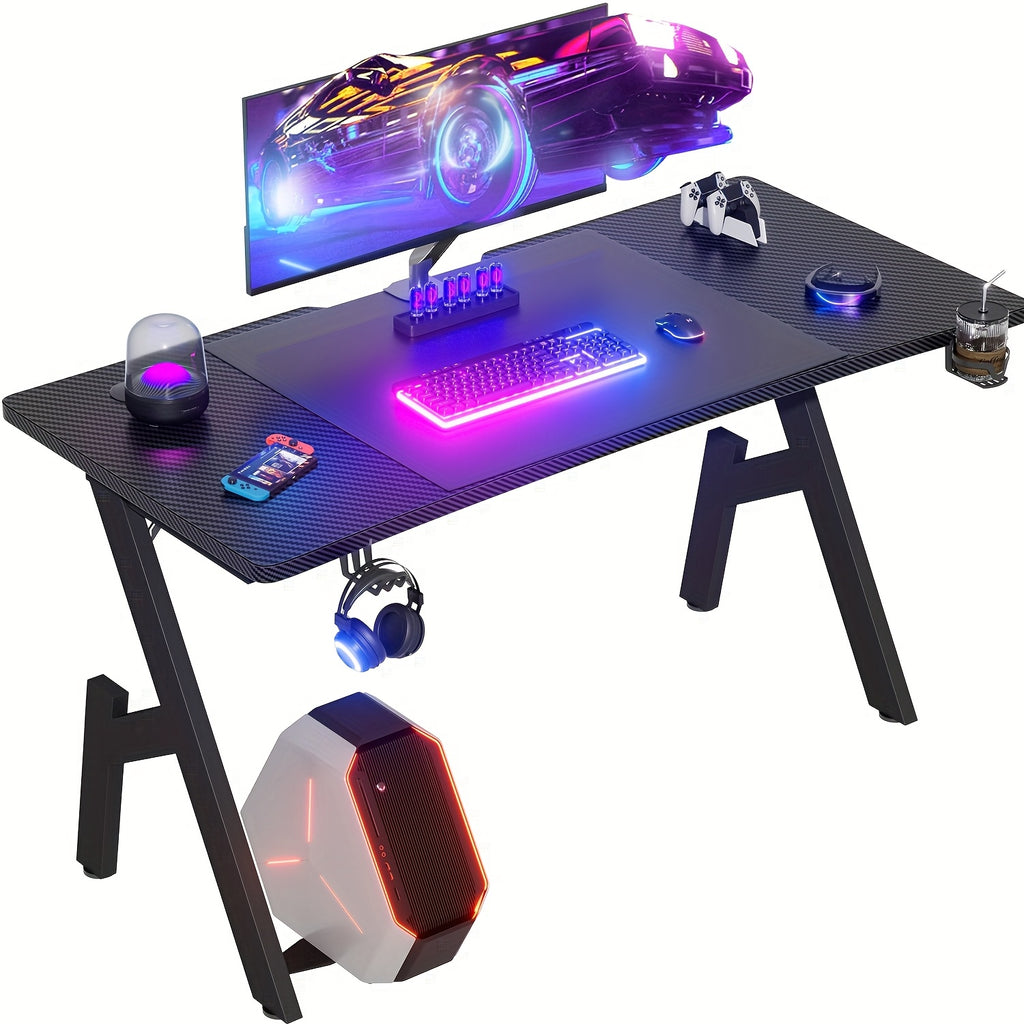 Escritorio de oficina con patas en forma de A, con revestimiento de fibra de carbono, para videojuegos con gancho para auriculares y portavasos, el regalo perfecto para tu novio, ergonómico, de estudio, moderno y elegante.