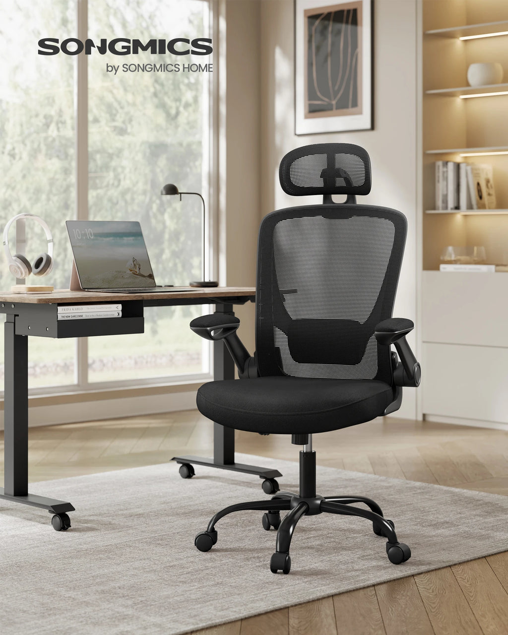 Silla de oficina ergonómica SONGMICS con soporte lumbar ajustable, asiento de 53 cm de ancho, reposabrazos plegables, malla transpirable, color negro tinta/beige capuchino/rosa gelatina/gris paloma, ideal para oficina en casa y juegos.