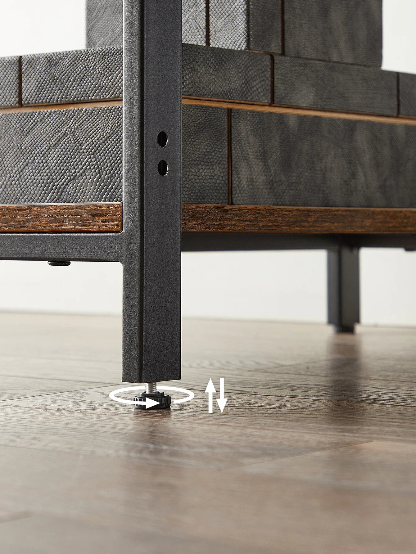 Escritorio VASAGLE con 2 estantes ajustables para oficina en casa, amplio espacio de trabajo de 50 x 100 cm, estructura de acero, marrón rústico y negro, fácil montaje, ideal para teletrabajo y juegos.