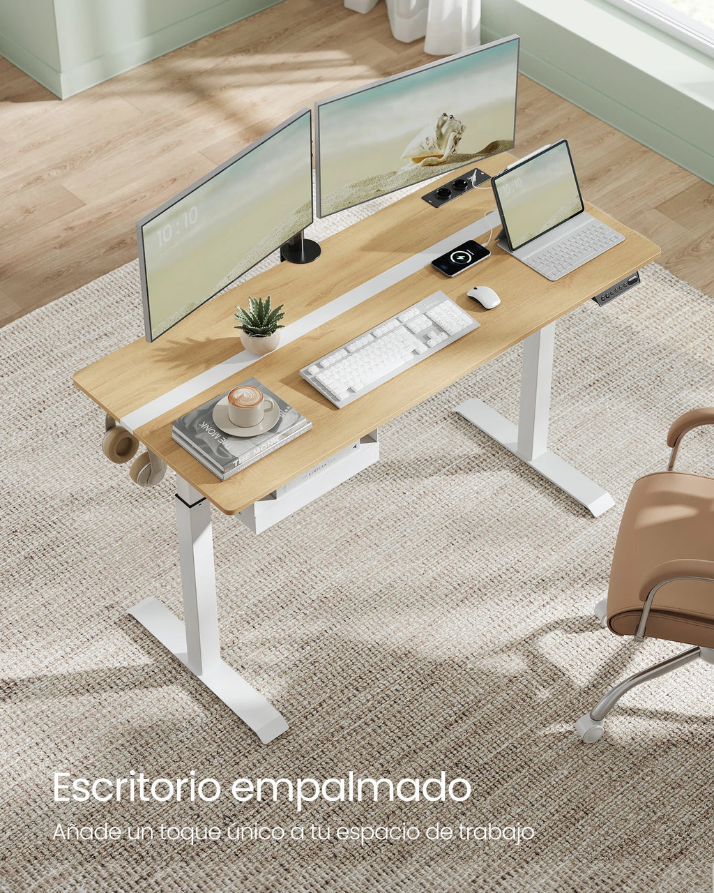 Escritorio ajustable en altura VASAGLE, 60 x 140 cm, cuenta con 4 funciones de memoria, 2 tomas de corriente y puertos USB, con un diseño robusto que soporta hasta 80 kg, perfecto para una oficina moderna o un entorno de estudio.
