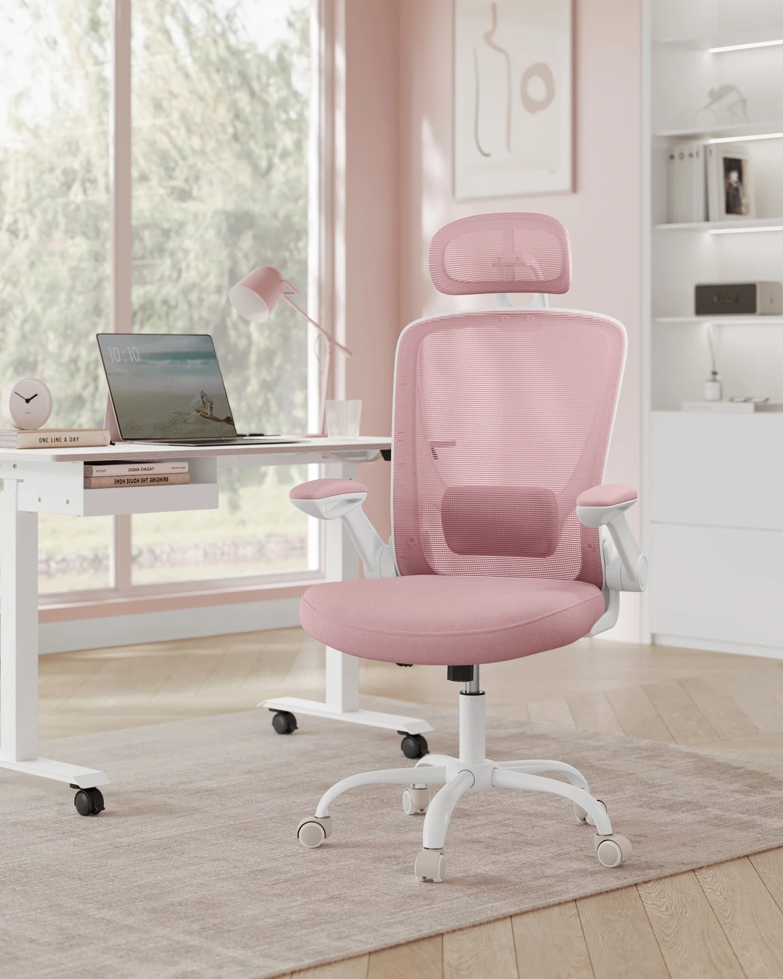 Silla de oficina ergonómica SONGMICS con soporte lumbar ajustable, asiento de 53 cm de ancho, reposabrazos plegables, malla transpirable, color negro tinta/beige capuchino/rosa gelatina/gris paloma, ideal para oficina en casa y juegos.