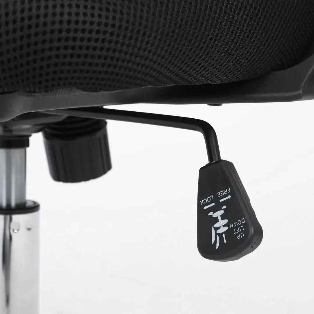 Silla de Oficina Ergonómica DASCK con respaldo alto, malla transpirable, altura regulable 35-45 cm, base cromada con ruedas 360°, brazos fijos para uso doméstico cómodo.