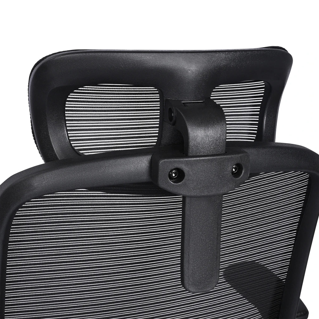 La silla de oficina T-Lovendo 6102-BLACK presenta un diseño ergonómico, altura ajustable y soporte lumbar, confeccionada con malla transpirable para máxima comodidad durante largas horas de trabajo, ideal para oficinas en casa o entornos de estudio.
